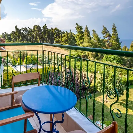 Hotel Pinewood 3*